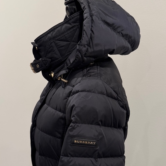 Burberry Quilted Navy Blue Puffer Coat with Belt and removable hood. Authentic - Picture 4 of 16